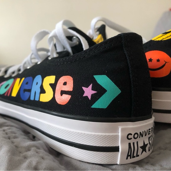 BRAND NEW NEVER WORN CONVERSE - Picture 4 of 9